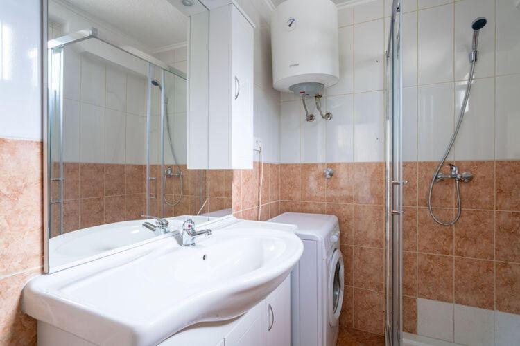 Apartments Nika With Swimming Pool And Beautiful Sea View Dobrec Luaran gambar